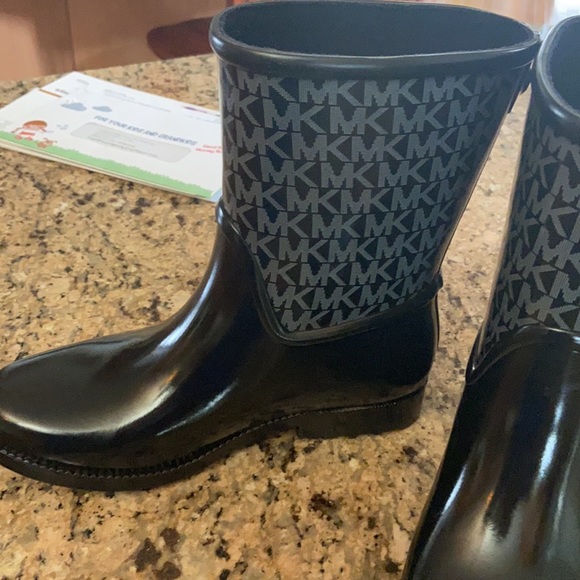 Michael Kors rain boots - Picture 9 of 10